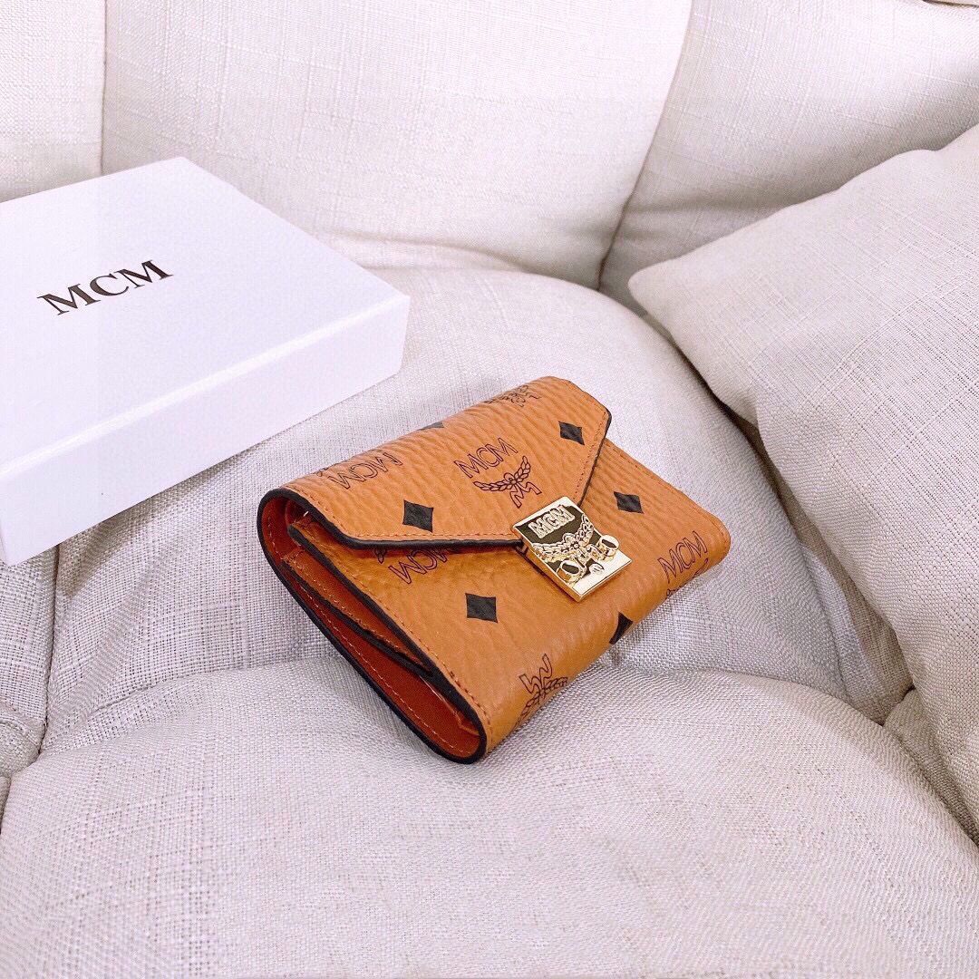 MCM キーケース M5568 ベージュ　お値下げ中 ab 様専用限定お値下げ✴︎未使用品✴︎MCM キーケース - メルカリ