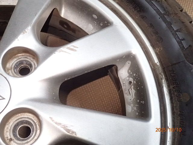 ミライース エッセ