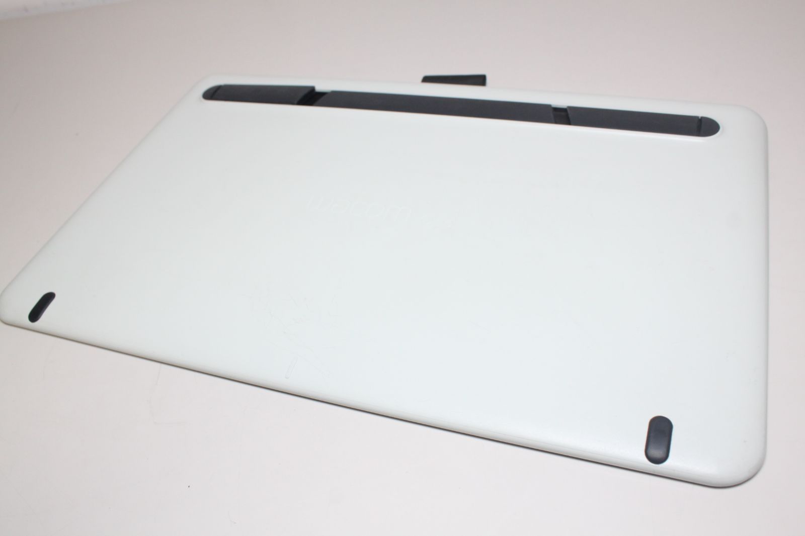 Wacom DTC133 液晶ペンタブレット 本体 レンタル] Wacom ワコム One 液晶ペンタブレット 13 - Rentio