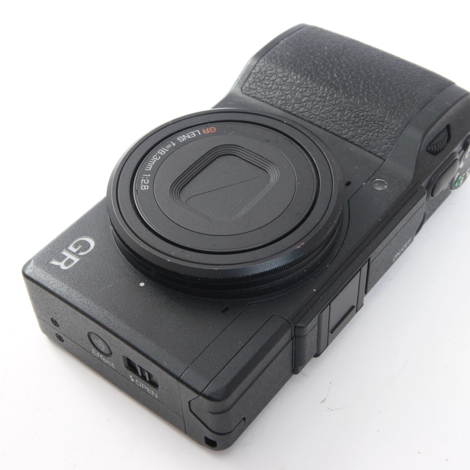 II コンパクトデジタルカメラ