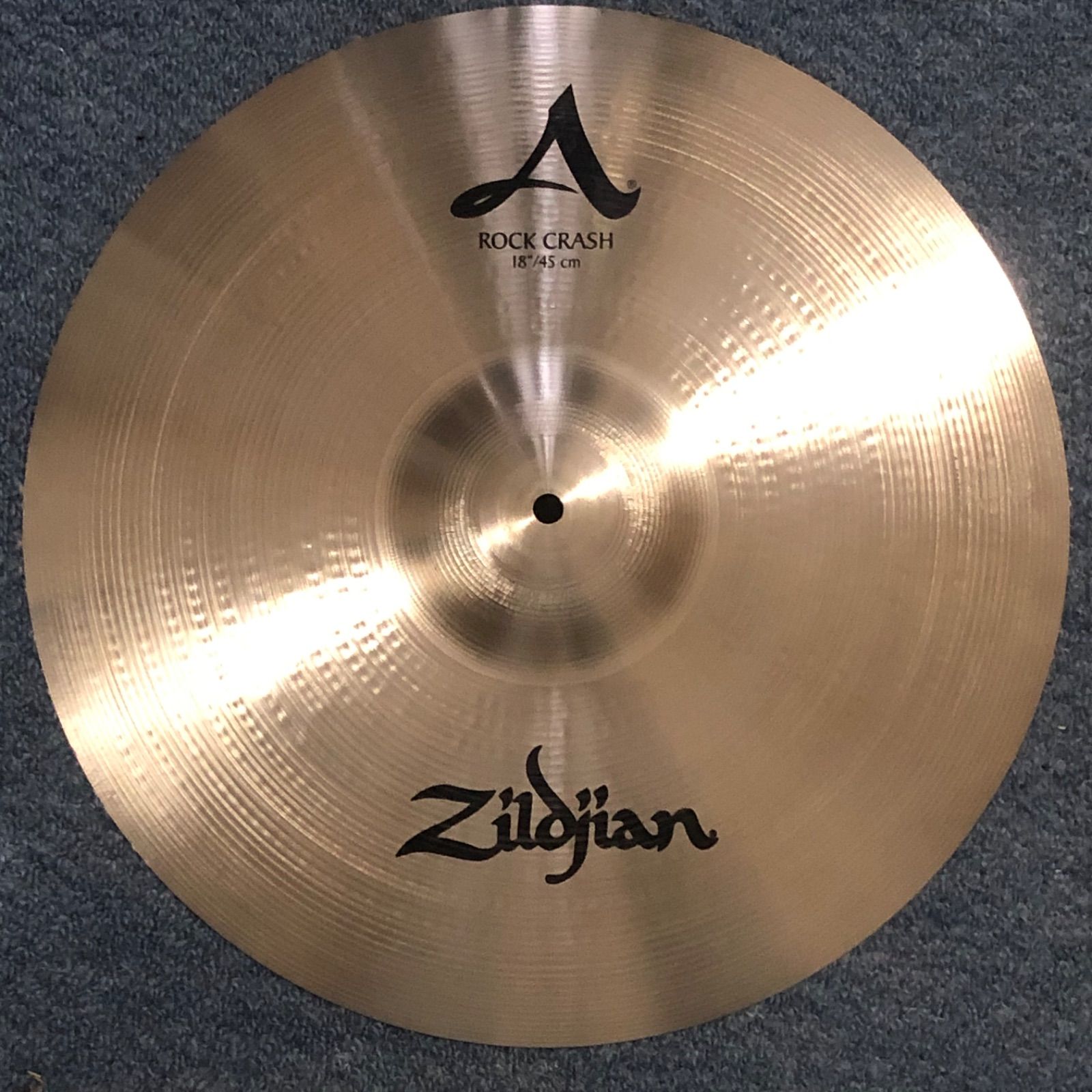 A Zildjian Rock Crash 18”