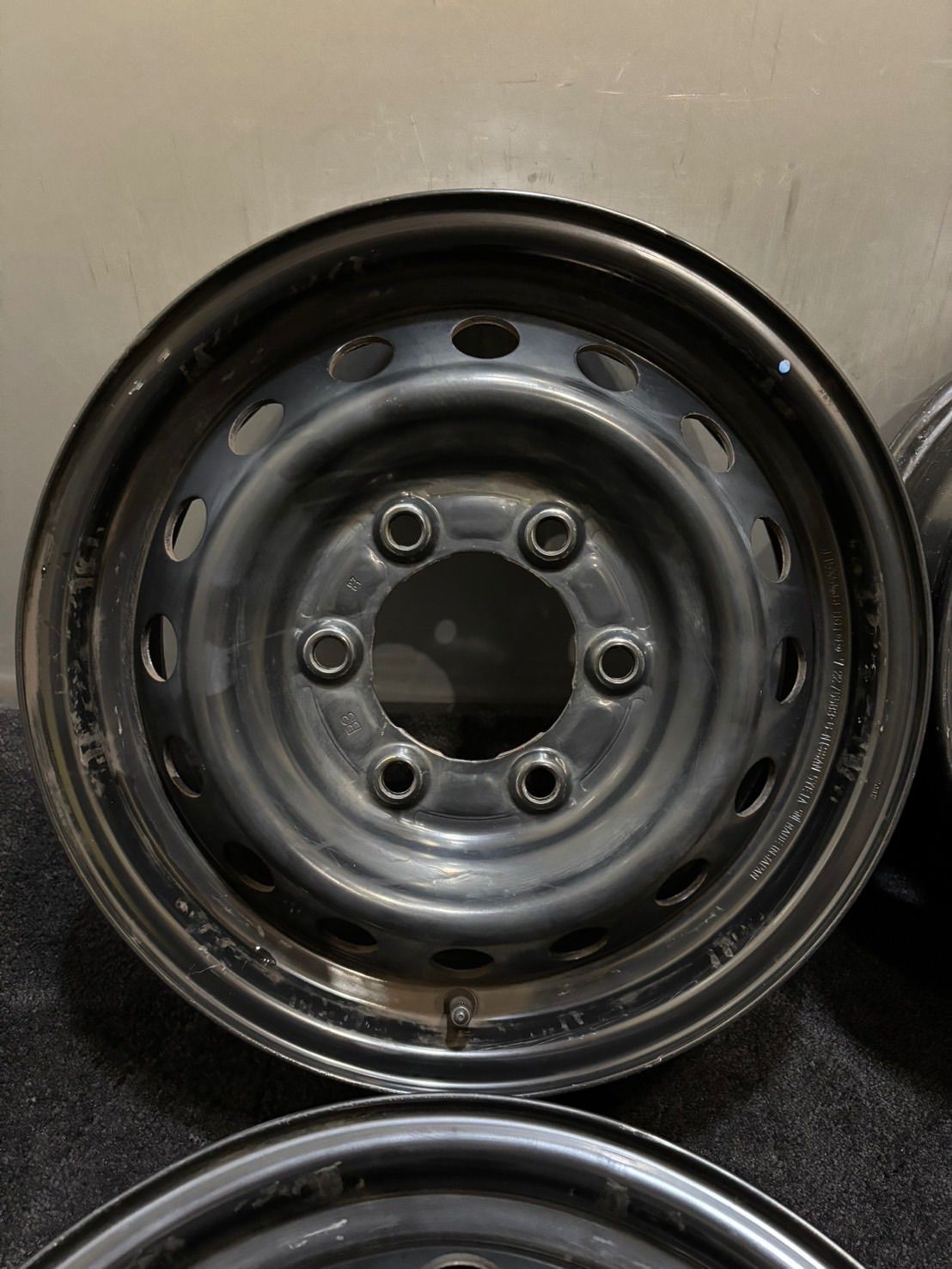 キャラバン　純正ホイール　タイヤ　新車外し　4本セット 新車外し キャラバン純正タイヤ 4本 195/80R15 107/105 価格