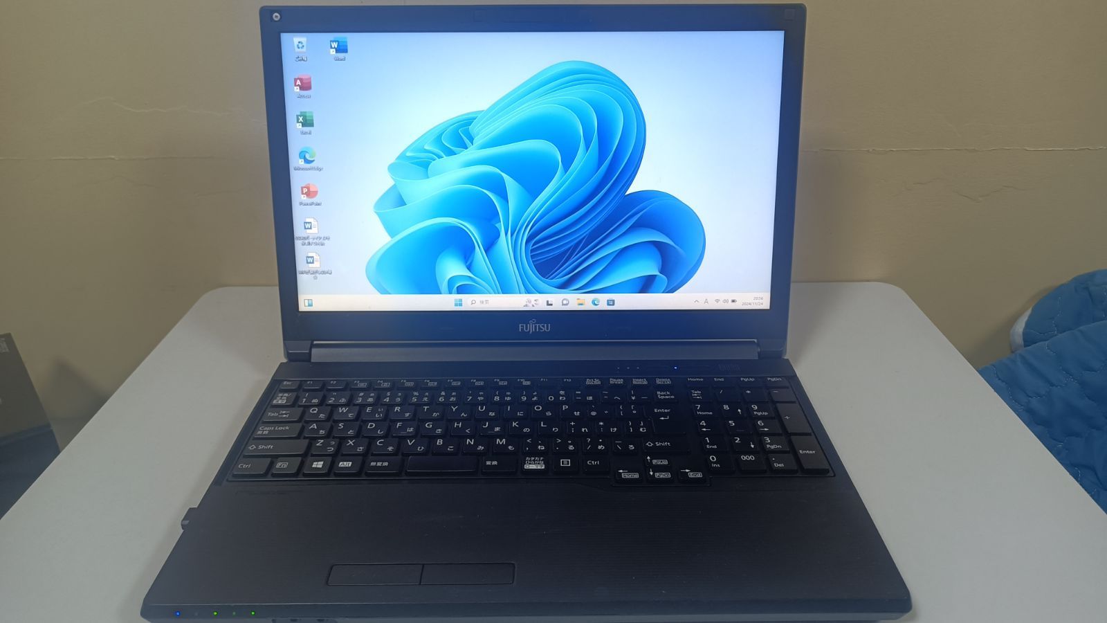 ⭐ノートパソコン⭐FUJITSU 第六世代intel SSD128G メモリ8G ノートパソコンFUJITSU第六世代Core i5 SSD128G メモリ8G