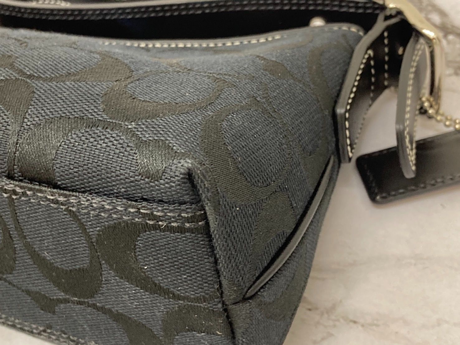 超人気デザイン COACH ポーチ シグネチャー ワンショルダー ブラック 8K01