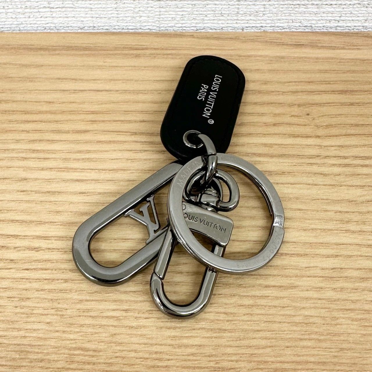 ルイヴィトン キーホルダー・LV シグネチャー チェーン M00927