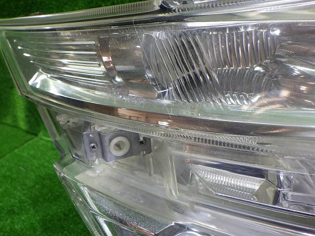 ファッション エルグランド ヘッドライト左右 HID E52 前期 PNE52 100