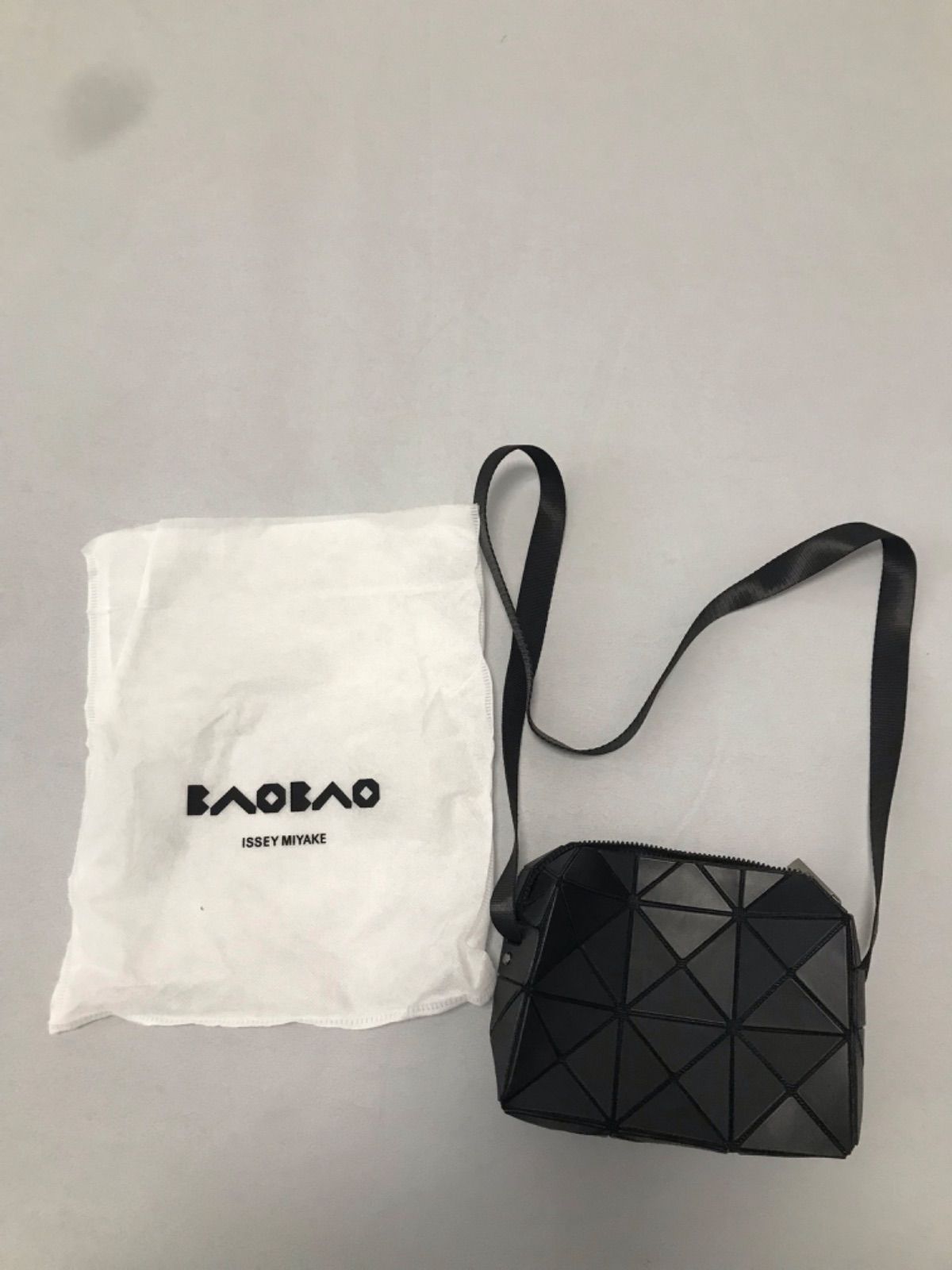 BAO BAO ISSEY MIYAKE バオバオイッセイミヤケ PVC クロスボディ ...