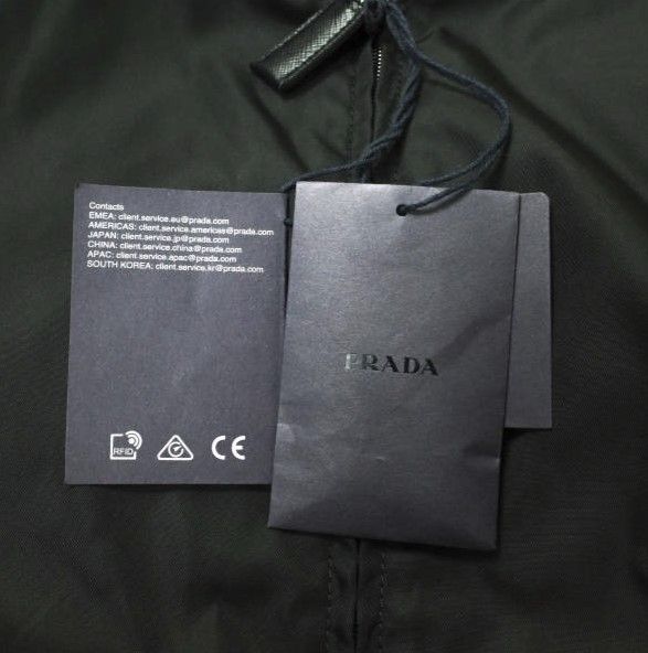 PRADA プラダ 22AW Re-Nylon PLATE LOGO BOMBER JACKET 三角プレートロゴ ナイロンボンバージャケット SGH038 R121 1WQ8 54 ブラック MA-1 アウター g16765