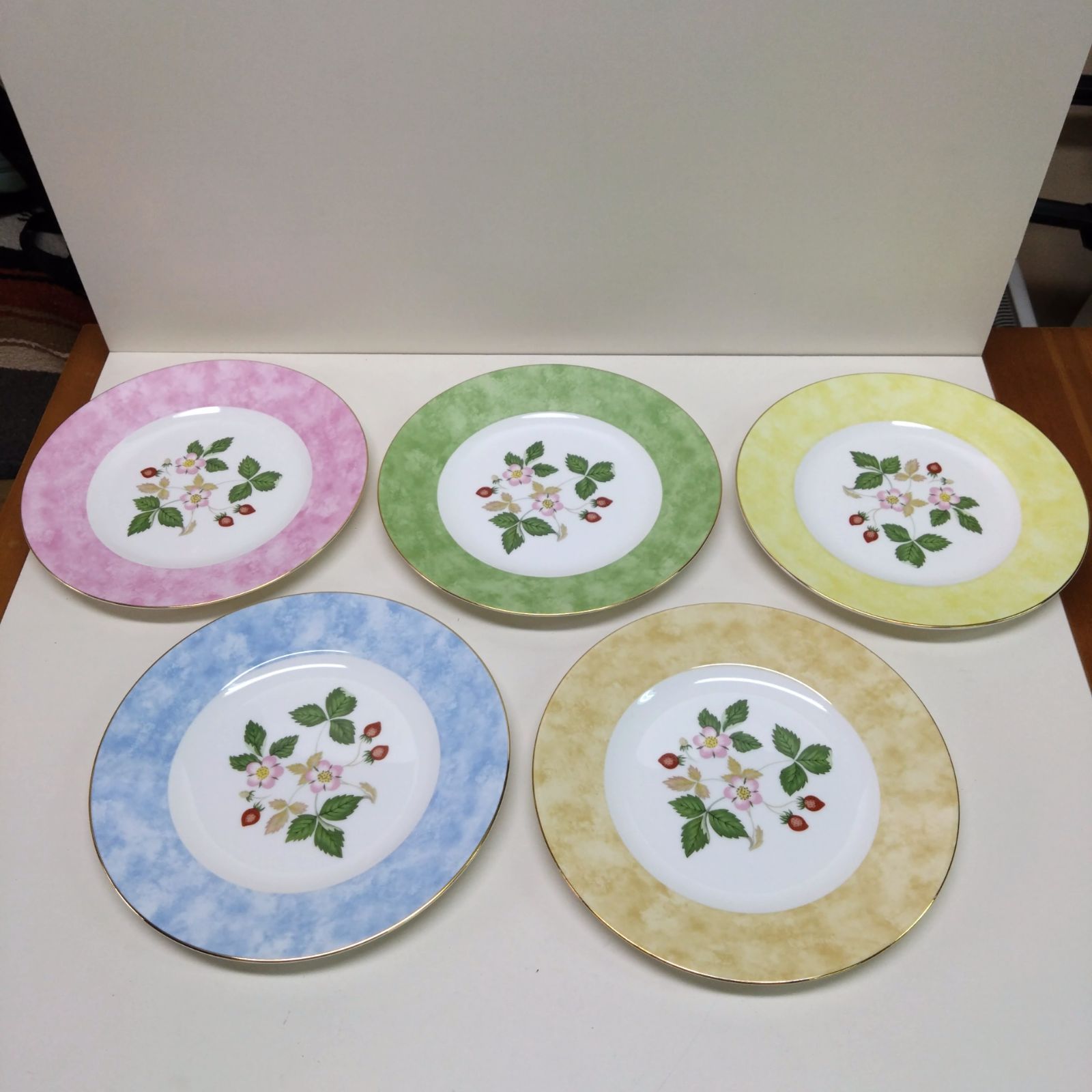 ウェッジウッド ワイルドストロベリー5色皿