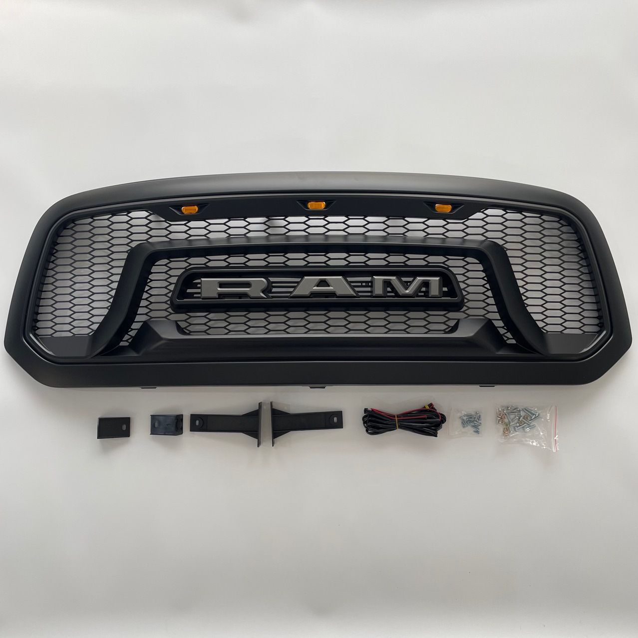 13-18年式Ram 1500 フロントグリル カスタムメッシュガーニッシュCYB77