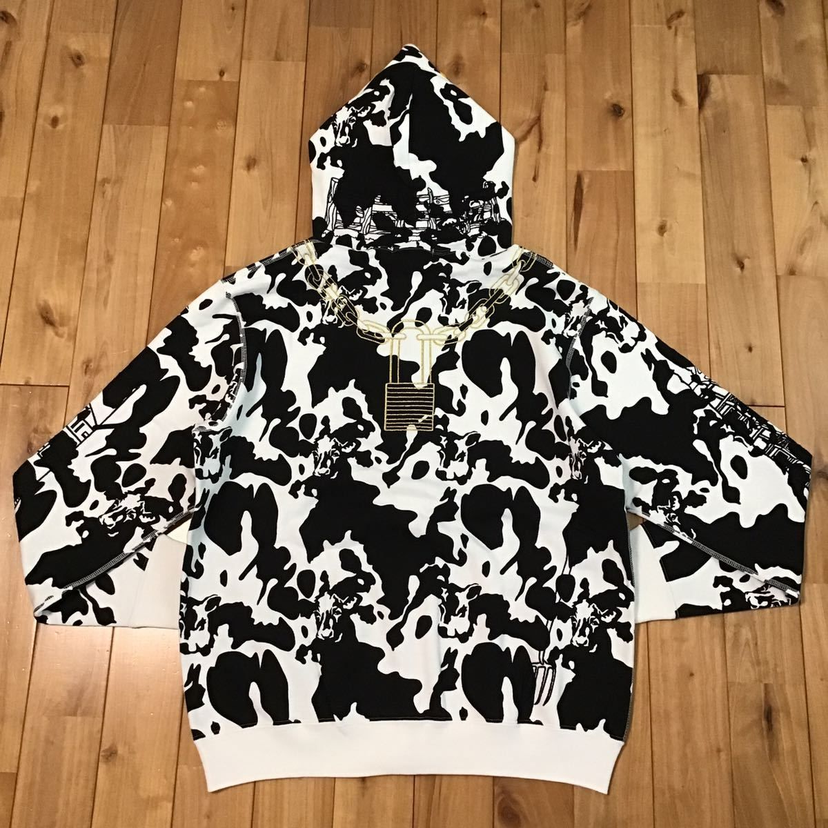 ★新品★ ホルスタイン パーカー Mサイズ Holstein full zip hoodie a bathing ape BAPE cow エイプ  ベイプ アベイシングエイプ NIGO