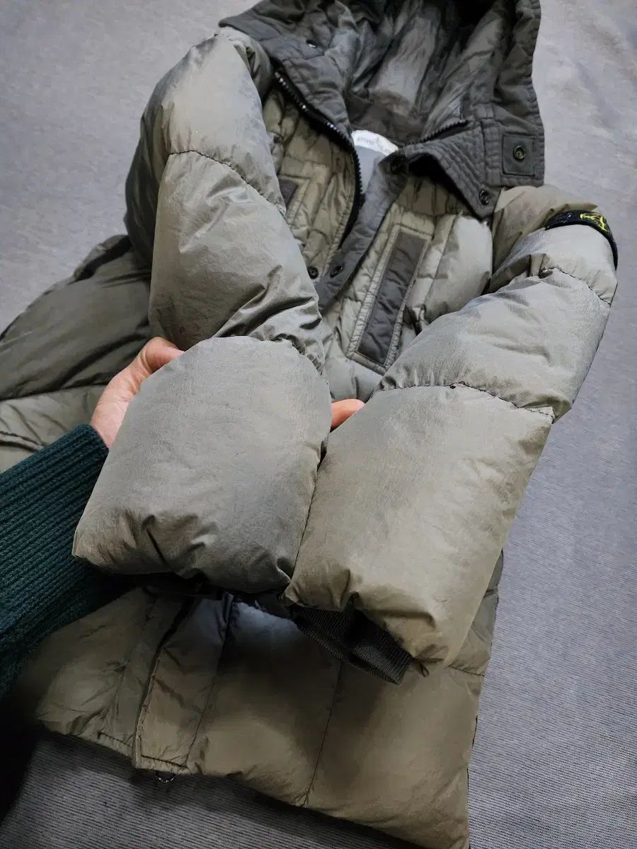 stone island   ダウンジャケットジュニア STONE ISLAND Stone Island Junior Loom Woven R-Nylon Down Jacket - Black | eBay UK