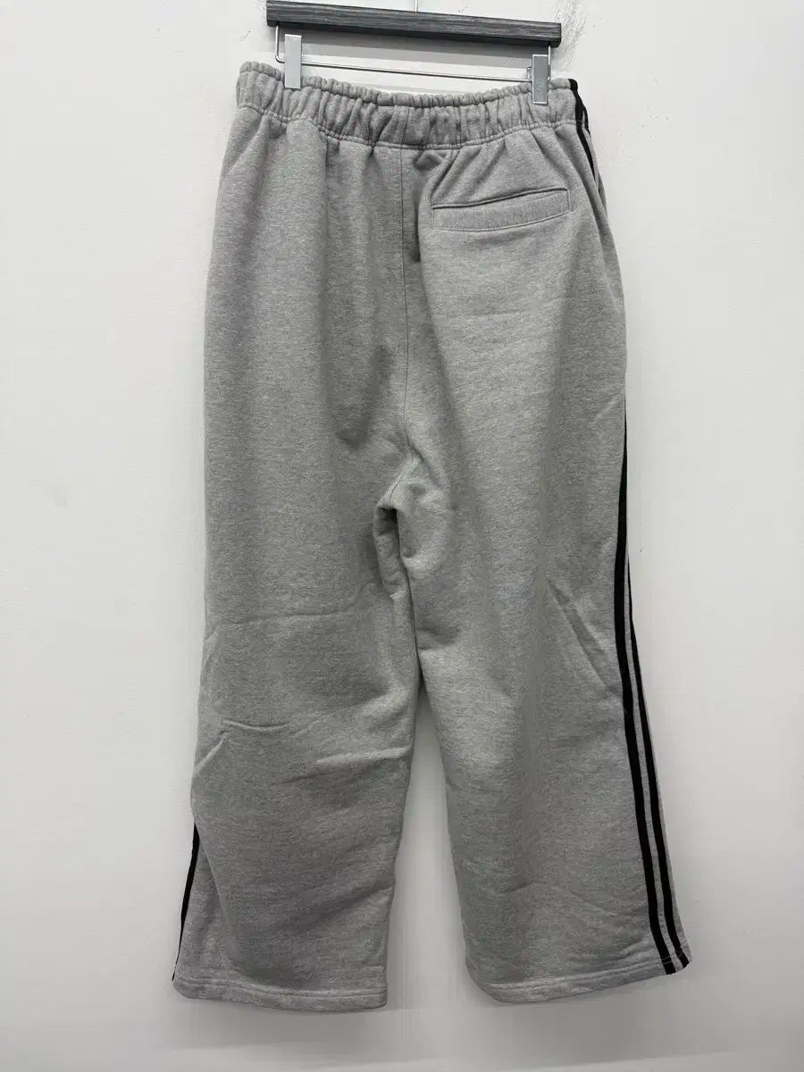 BORN TO WIN トラックLINEパンツ