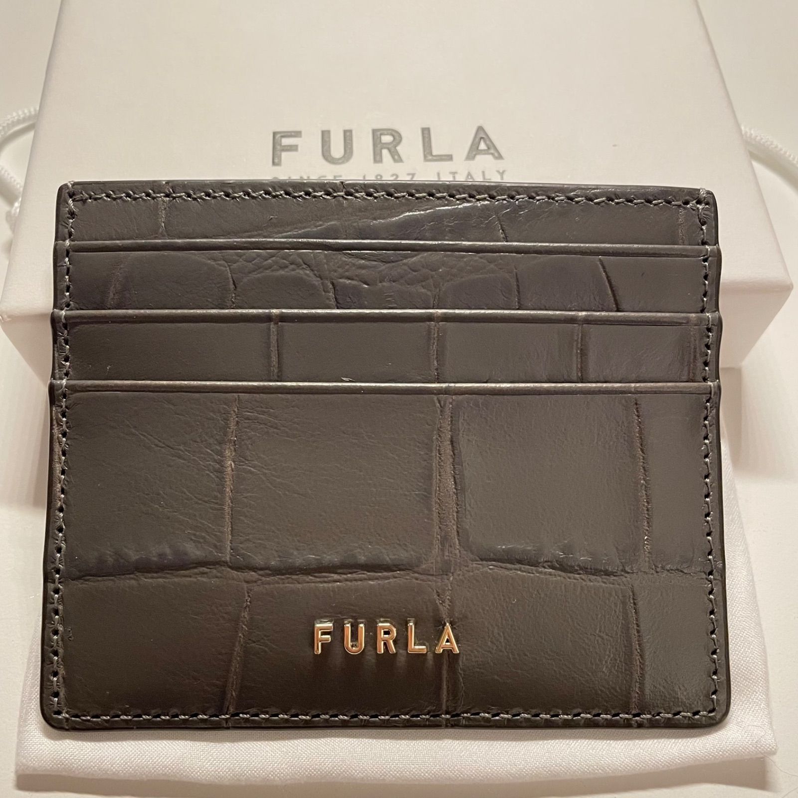 FURLA パスケース 定期入れ グレー - 名刺入れ