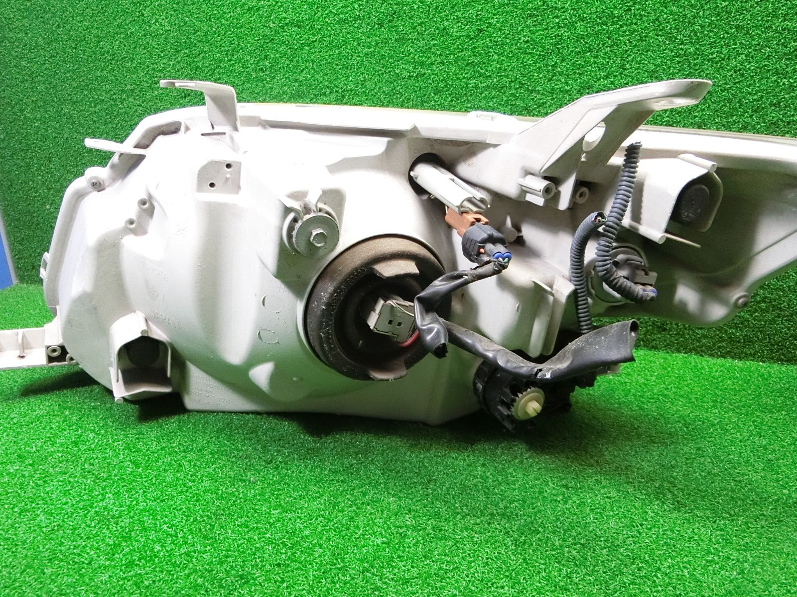 11123 コーティング済 トヨタ カローラフィルダー NZE141 NZE144 ヘッドライト 左右セット KOITO 13-98 研磨済 破損なし FFCRYSTALESIA_COM