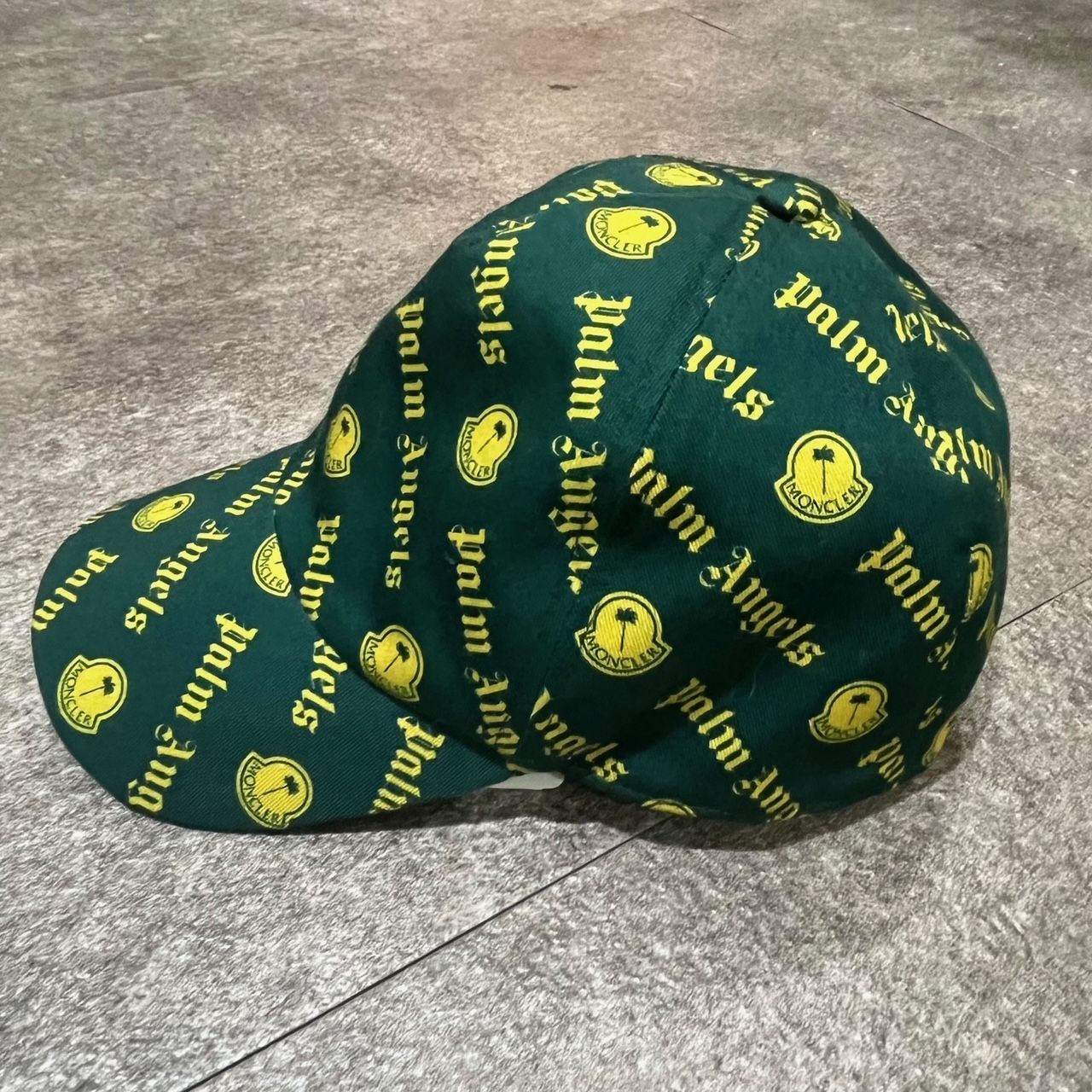 モンクレール帽子キャップ！ヘリンボーン！未使用に近い