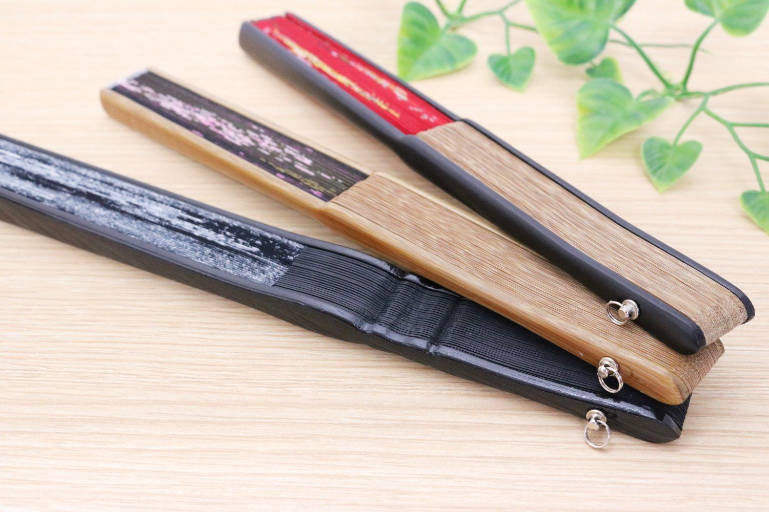 161301 ブルーブラック うさぎと桜 扇子 旭王 まつみ工芸