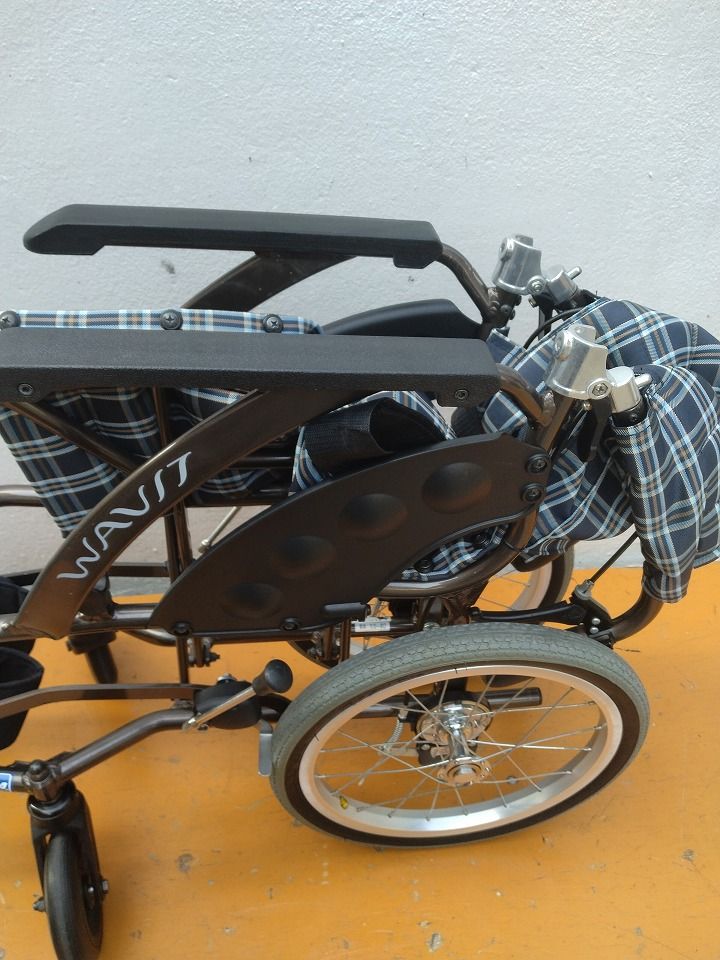 介助用標準車いす WAVIT