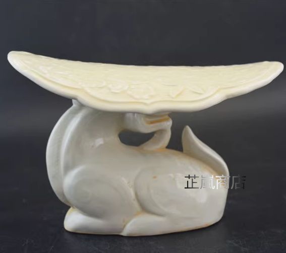 宋定窯彫刻白磁龍枕  景徳鎮 陶磁器 装飾品 現代工芸品 美術品 置物 宋定窯彫刻白磁龍枕 景徳鎮 陶磁器 装飾品 現代工芸品 美術品