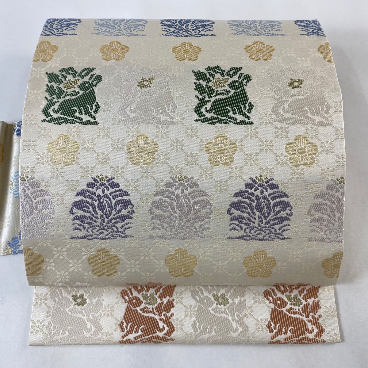 名古屋帯 名品 花うさぎ 梅 金糸 箔 クリーム 正絹