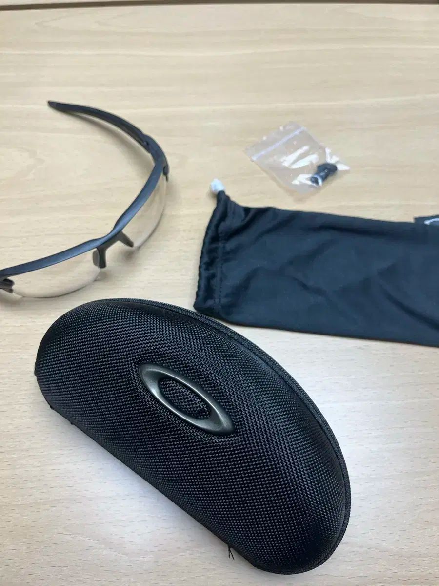 OAKLEY オークリー