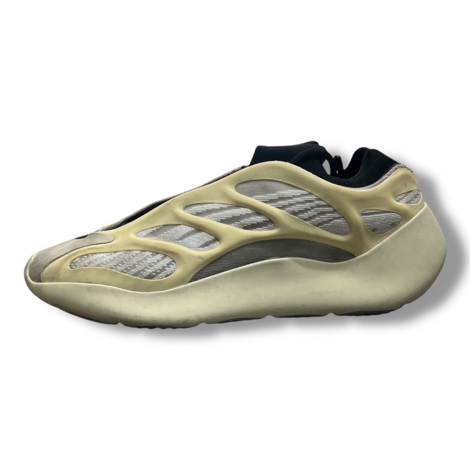 adidas YEEZY 700V3 
