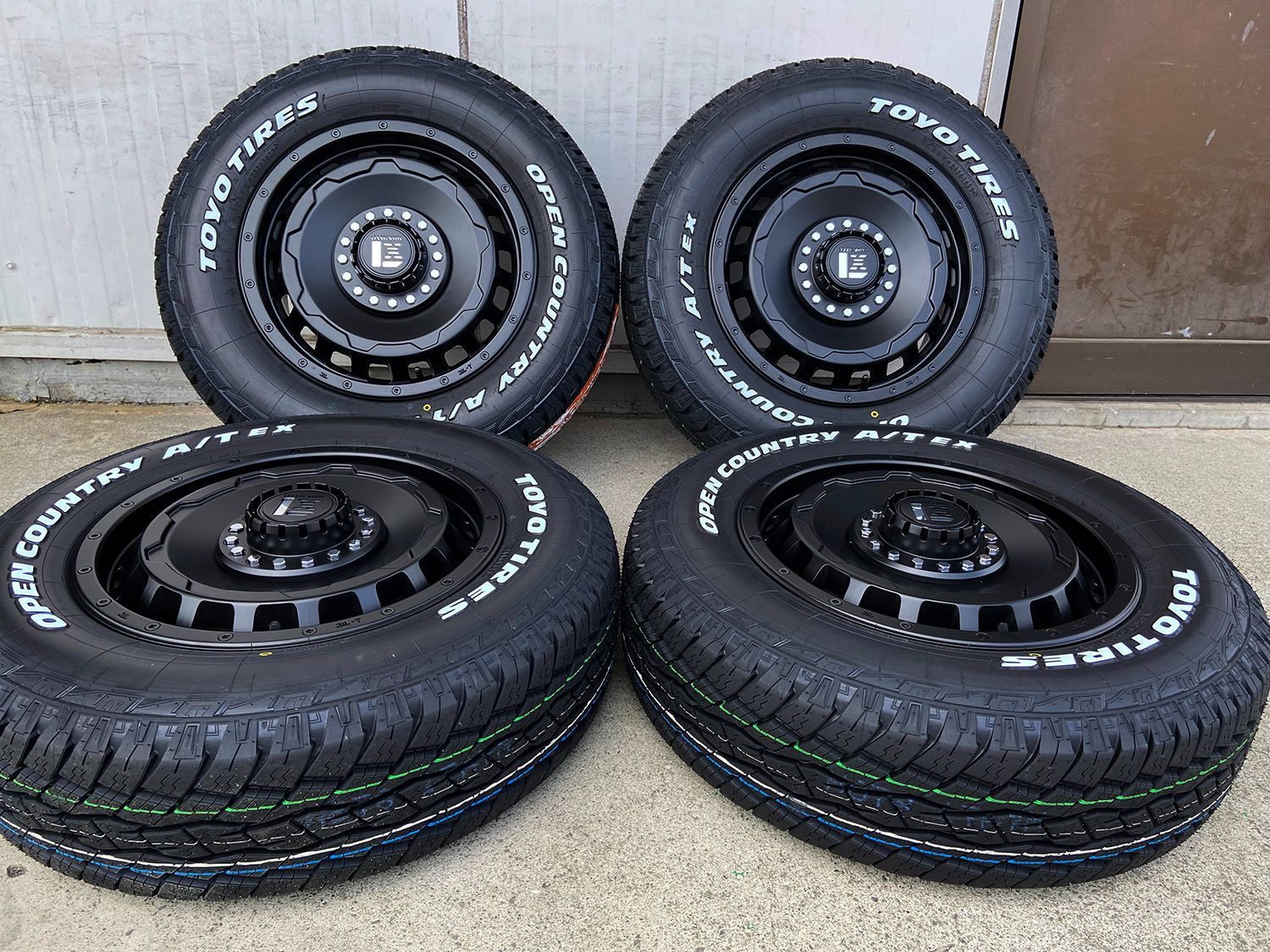 新品 ライズ ロッキー 16インチ タイヤホイールセット 4本セット
