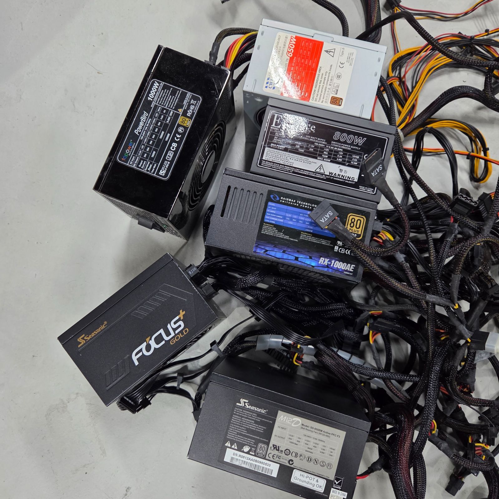 17 通電 済 電源ユニット 800W 3個 1000W 2個 650W 1個