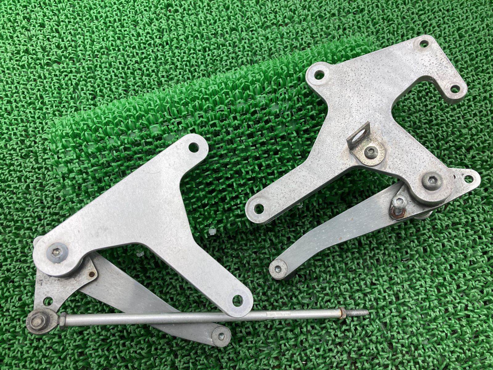 WR'S製ホーネット250 バックステップ 左右 社外 中古 バイク WR'S製ホーネット250 バックステップ 左右 社外 中古 バイク