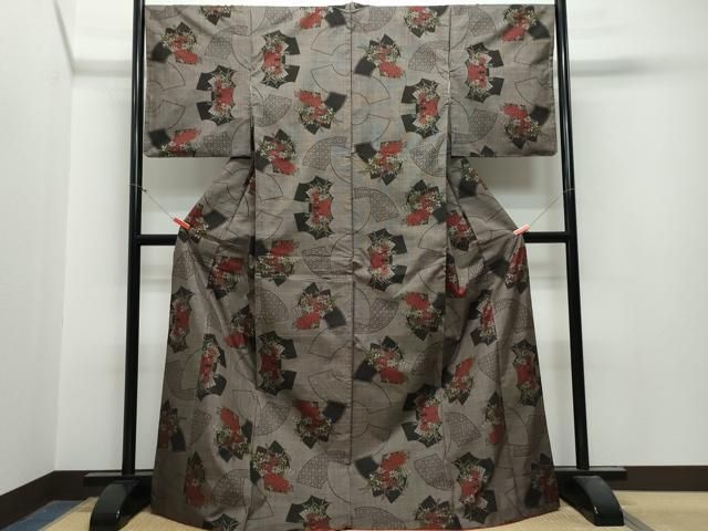 平和屋着物○本場大島紬 7マルキ 泥染め 地紙草花文 つむぎや謹製 証紙