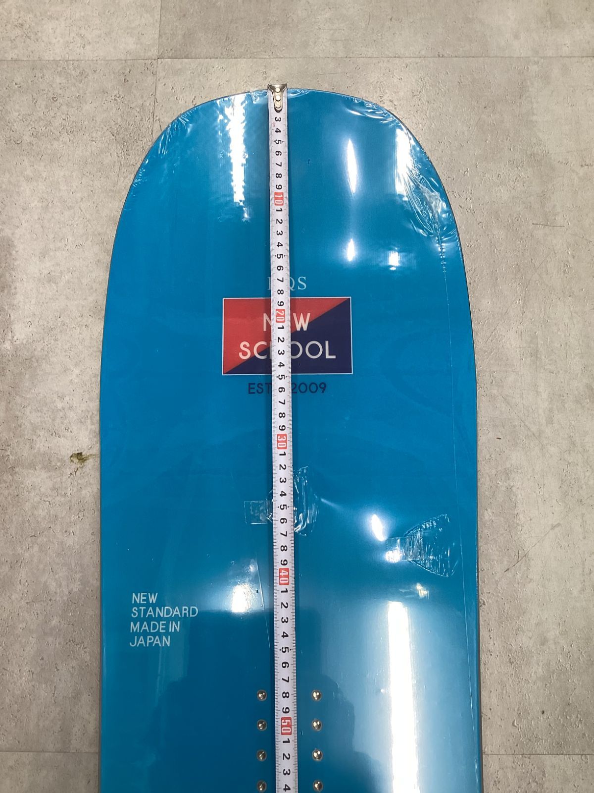 大幅値下げ！ 新古スノーボード♥品 HOLIDAY NEW SCHOOL 154cm 国産パウダーボード 最上質。