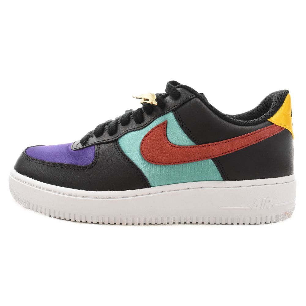 NIKE (ナイキ) AIR FORCE 1 07 LV8 EMB エアフォース1