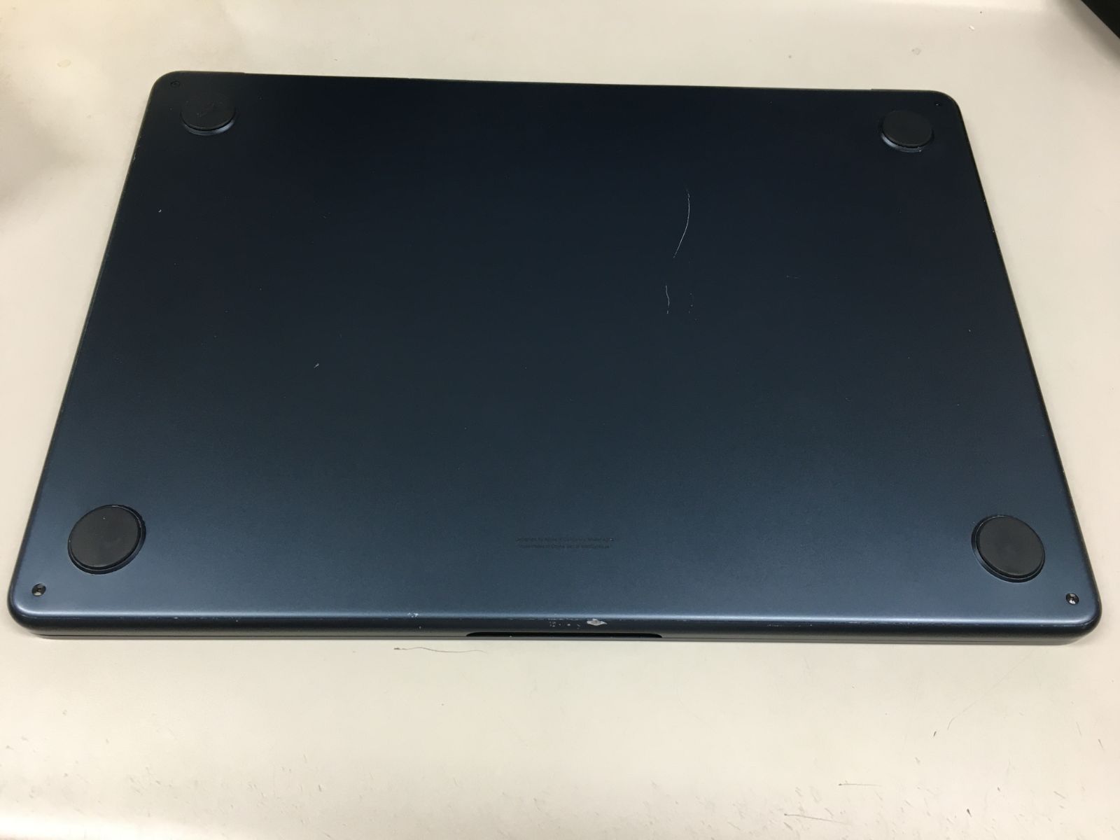 Apple MacBook Air M2 2022 (13インチ,16GB RAM,1TB SSD,8コア