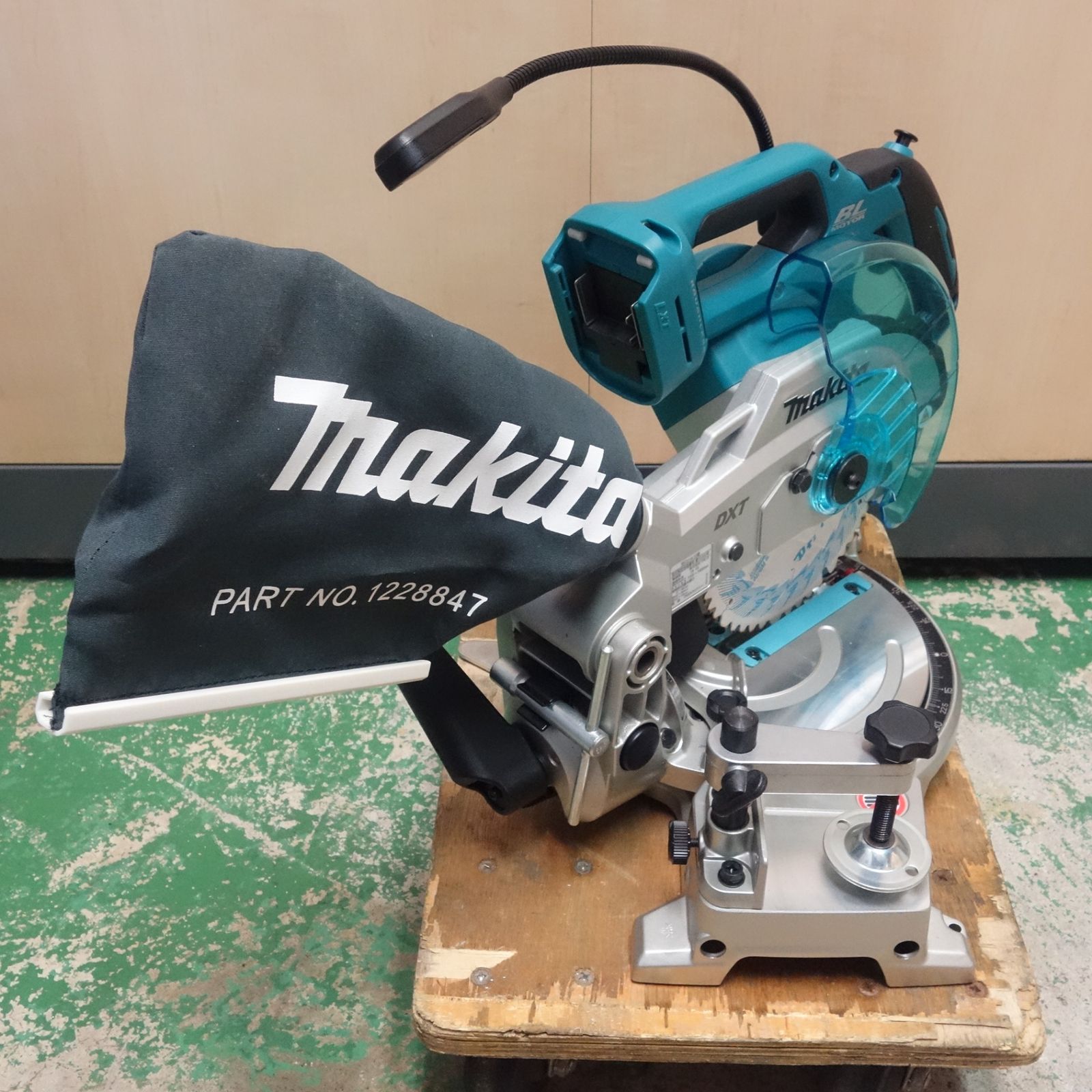 送料無料] キレイ☆マキタ 165mm 充電式 卓上 マルノコ 18V LS600D