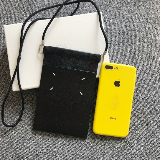 Maison Margela スマホショルダーバッグ u-stream_mmg0000001110
