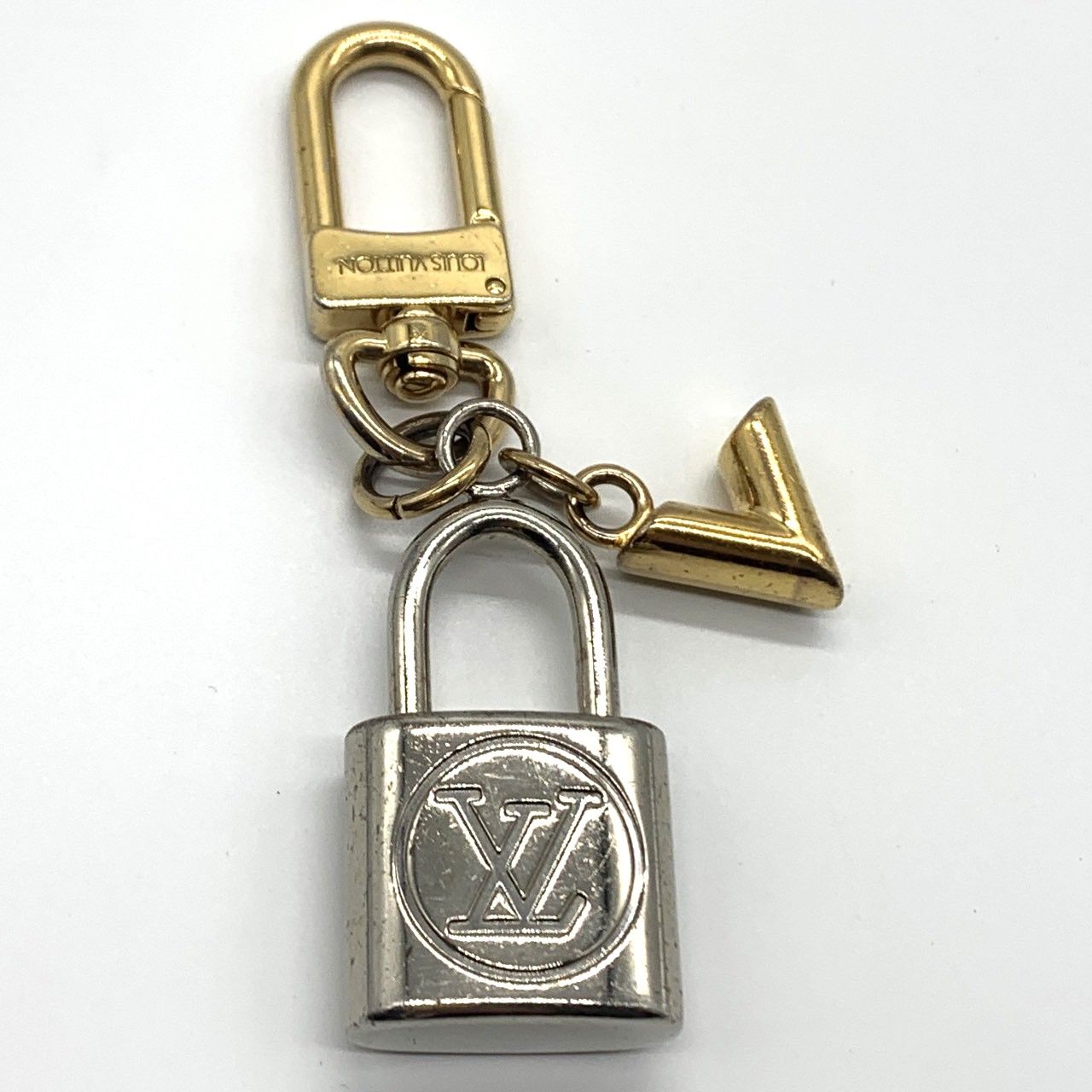 LOUIS VUITTON - ルイヴィトンカレイドVパドロック キーホルダー