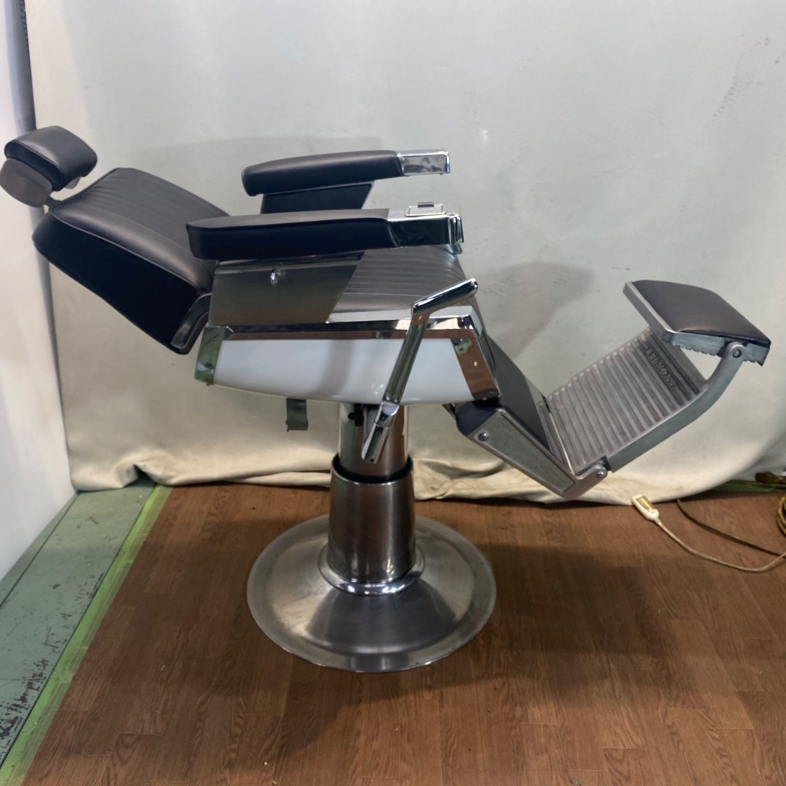 タカラベルモント製　カット椅子　格安！ タカラベルモント製 カット椅子 格安！ タカラベルモント製 カット椅子