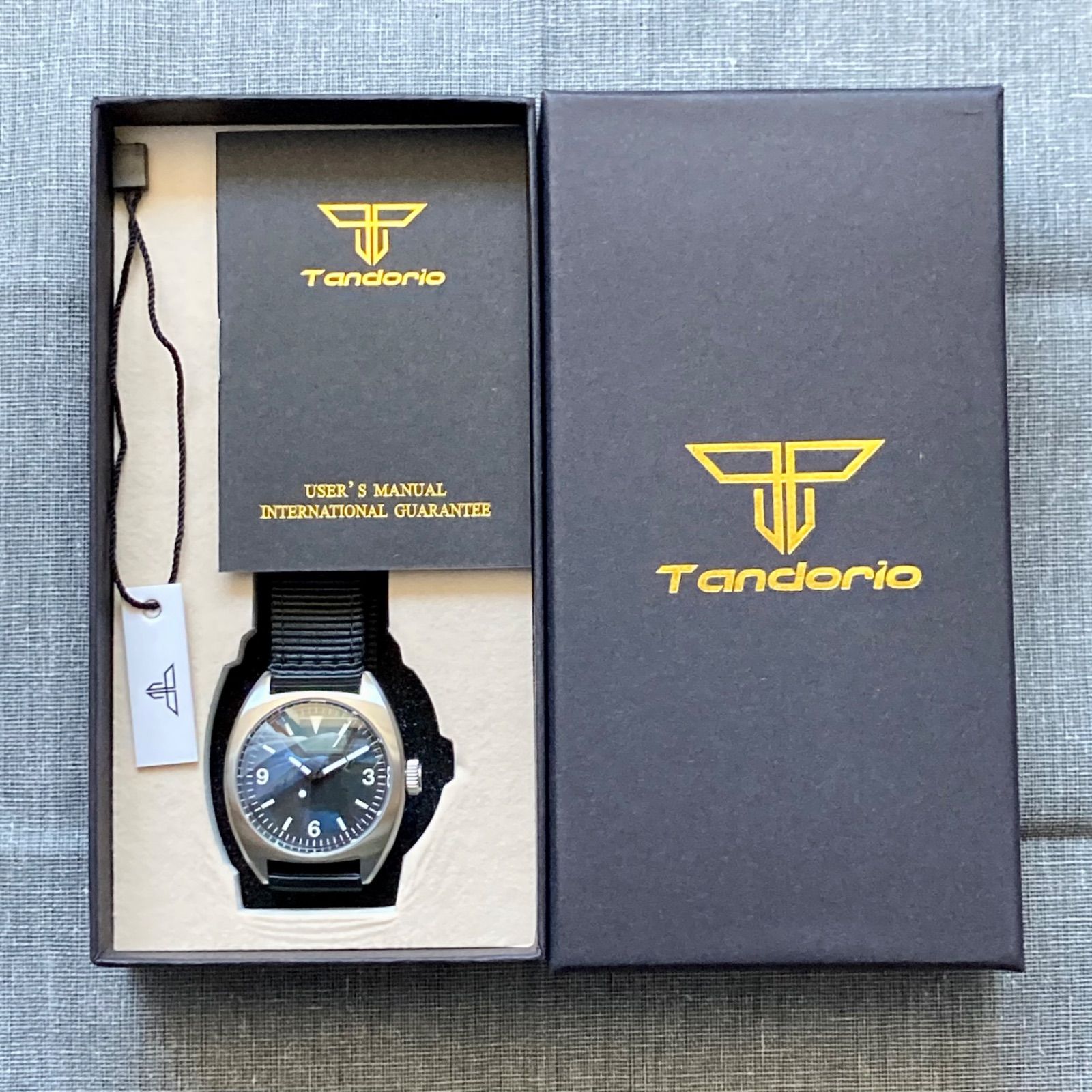 【新品未使用】Tandrio タンドリオ ミリタリーウォッチ NH35A搭載 新品】Tandorio W10 トノー型 ミリタリーウォッチ NH35A 搭載