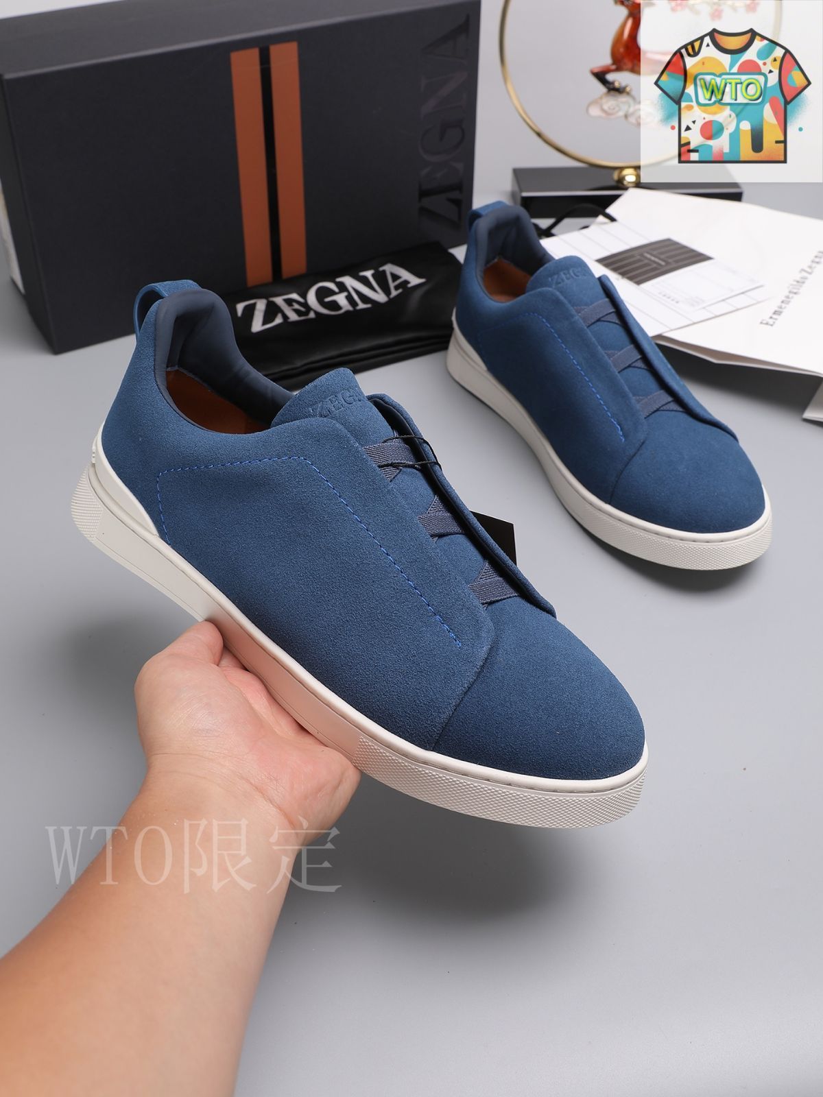 値下げ！（新品未使用）Z ZEGNA ダークブルースニーカー 箱付き定価10万円 ゼニアのスニーカー「トリプルステッチ」“グローブのような