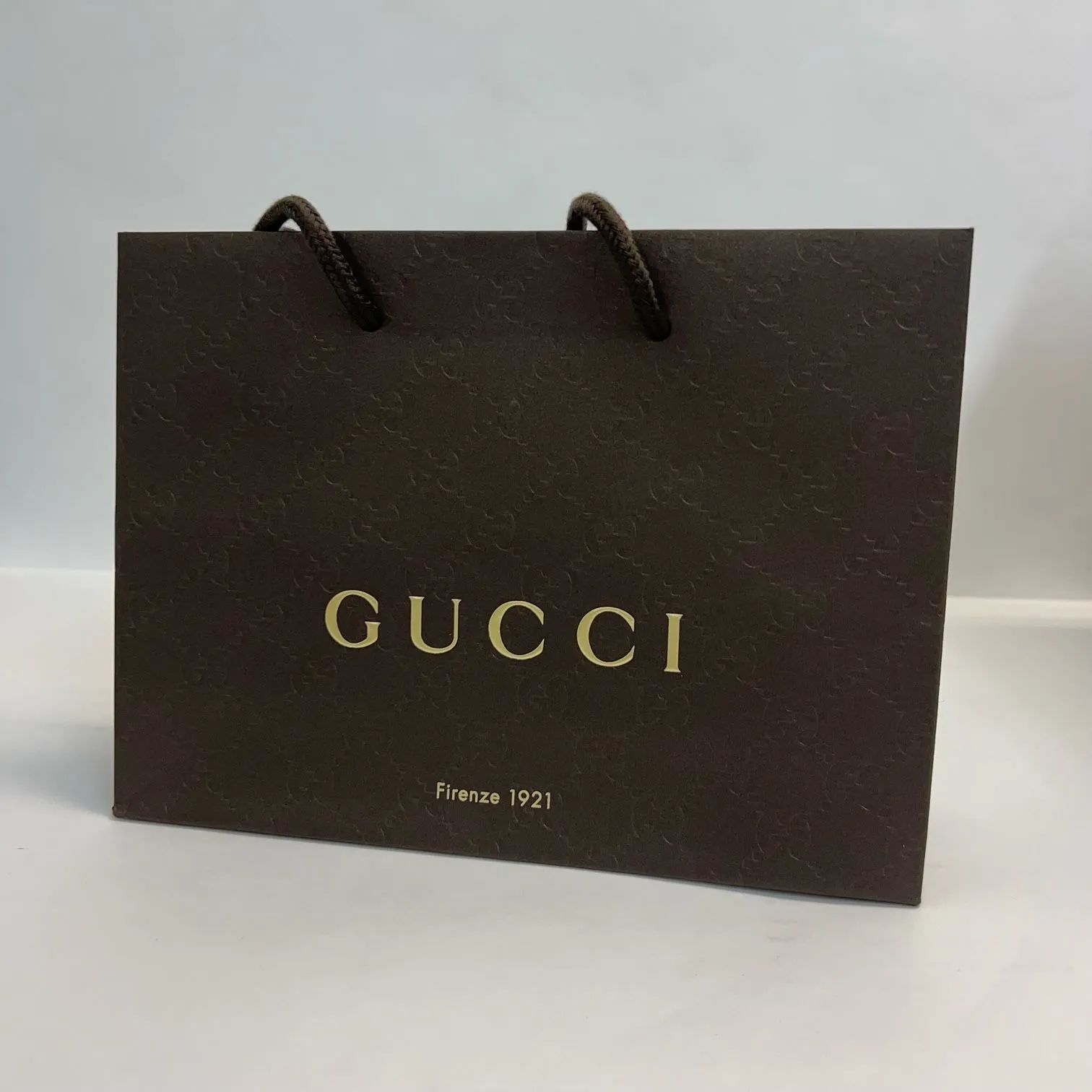 GUCCI グッチ ショップ袋 紙袋 ショッパー ☆ GUCCI☆ショッパー 紙袋（中）2枚セット - メルカリ