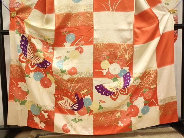 M955＋　D266 振袖　蝶　花模様　金彩　正絹　着物　袷　極美品 平和屋着物▽六通柄袋帯 唐織 舞蝶花文 金銀糸 正絹 逸品
