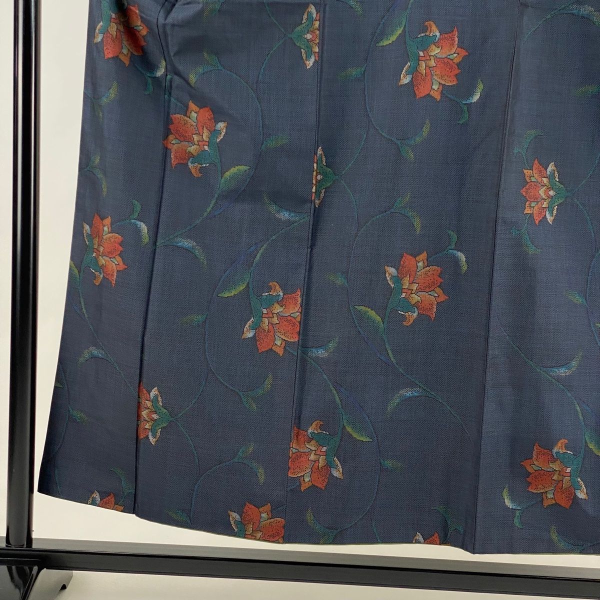 大島紬 身丈154cm 裄丈62.5cm S 袷 都喜ヱ門 証紙 草花 紺色 正絹 逸品  