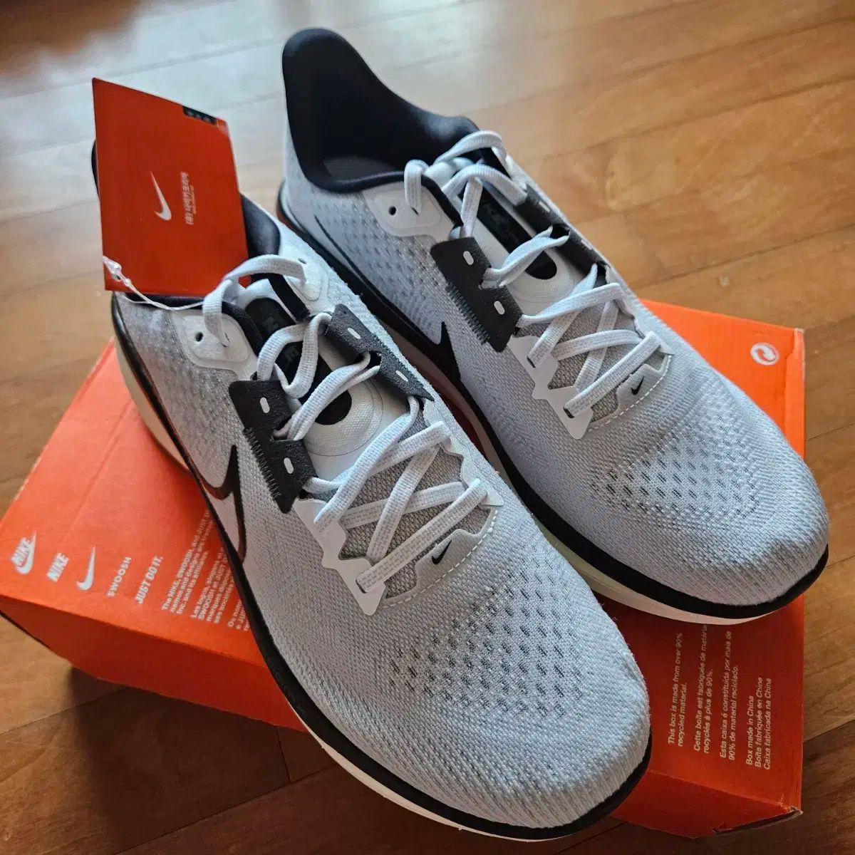 【雷市場（ポンジャン）商品韓国直送】 NIKE(ナイキ) ボメロ 17 白 ピュア プラチナ FB1309 ー 104