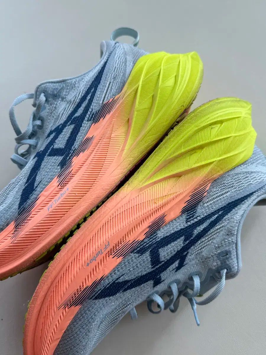 アシックス スーパーブラスト