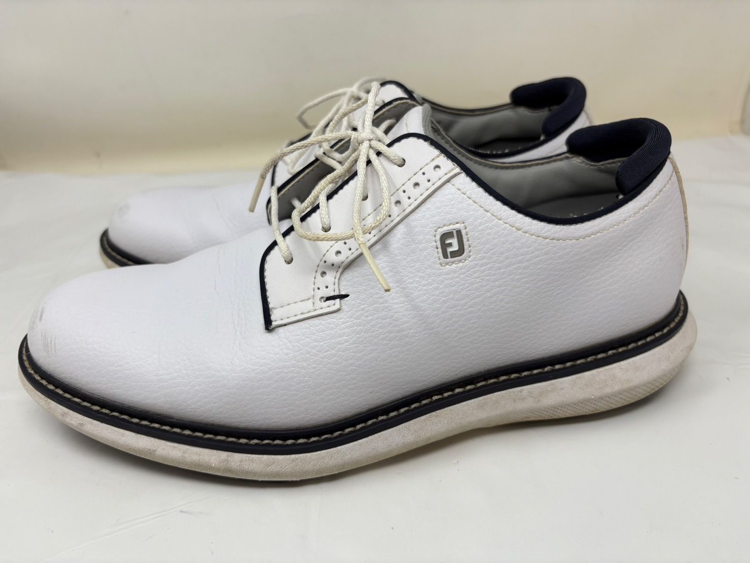 ゴルフシューズFootJoy ホワイトウィングチップシューズ 27cm フットジョイから軽快さを兼ね備えたパフォーマンススパイクレス