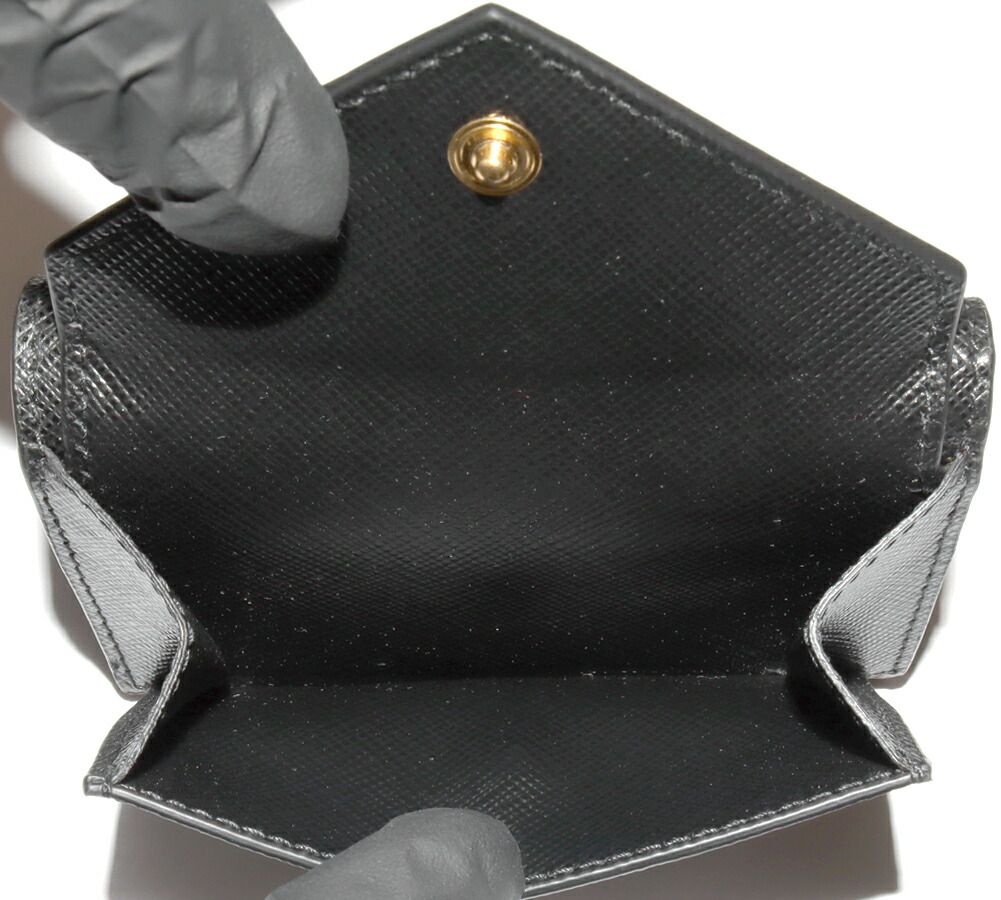 プラダ 三つ折り財布(小銭入れあり) サフィアーノメタル カーフ 黒