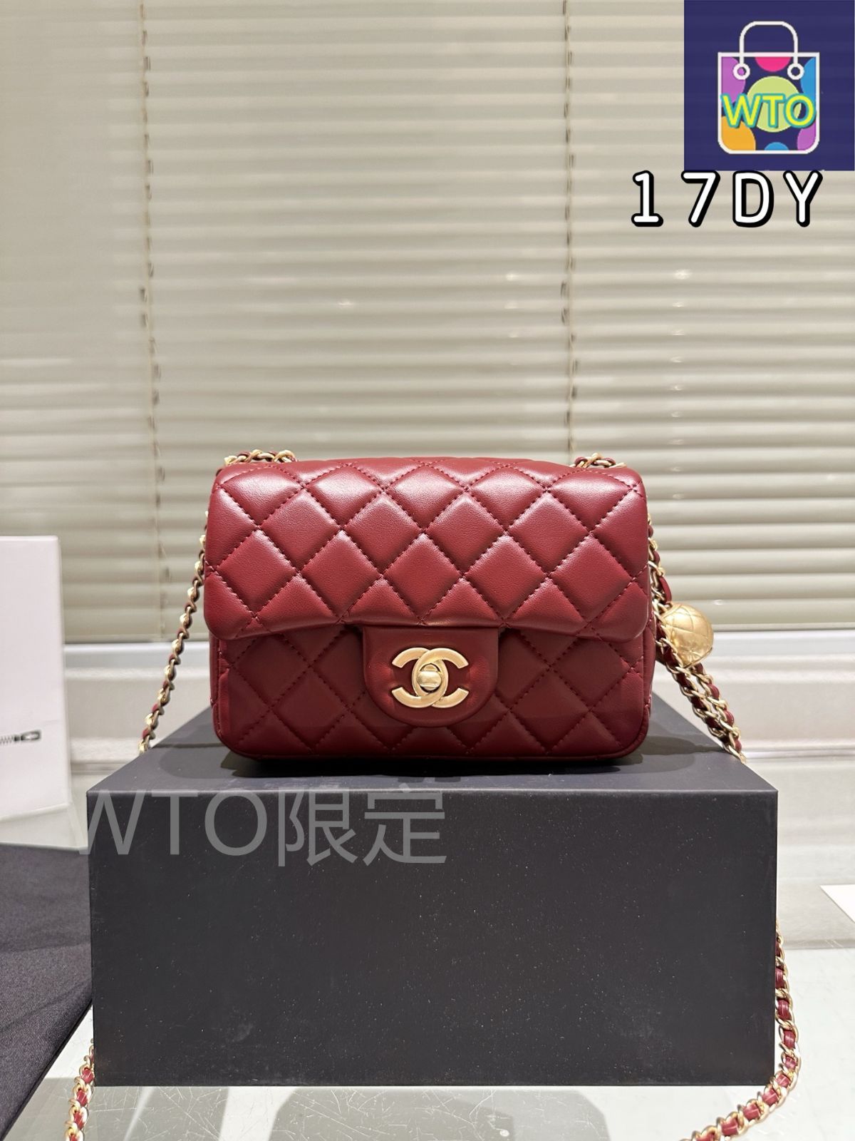今日特価】Chanel Gold Ball Square Flap × ～小羊皮 ゴールド