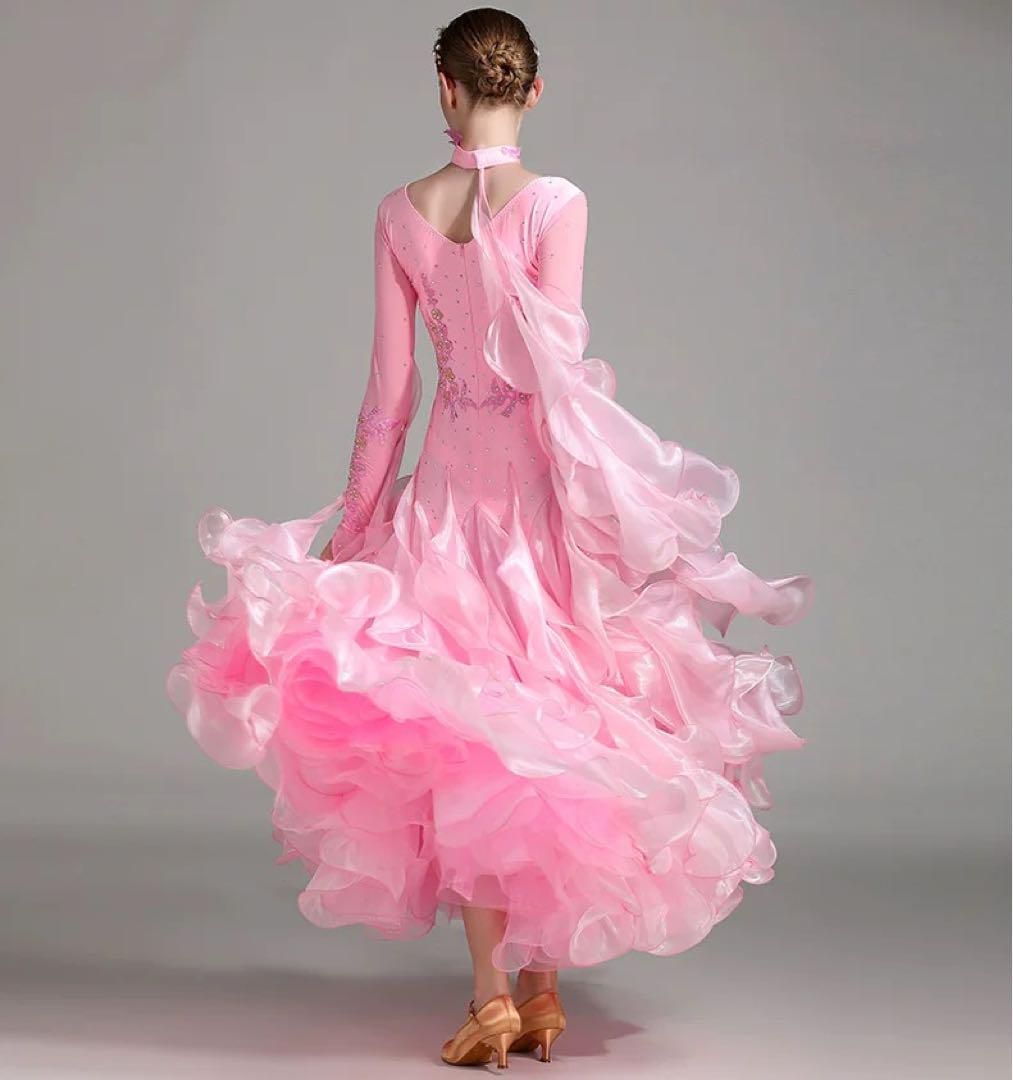 【人気新作】 ♥ フリルたっぷりスタンダードドレス デモやダンスパーティに最適 明るさを与える