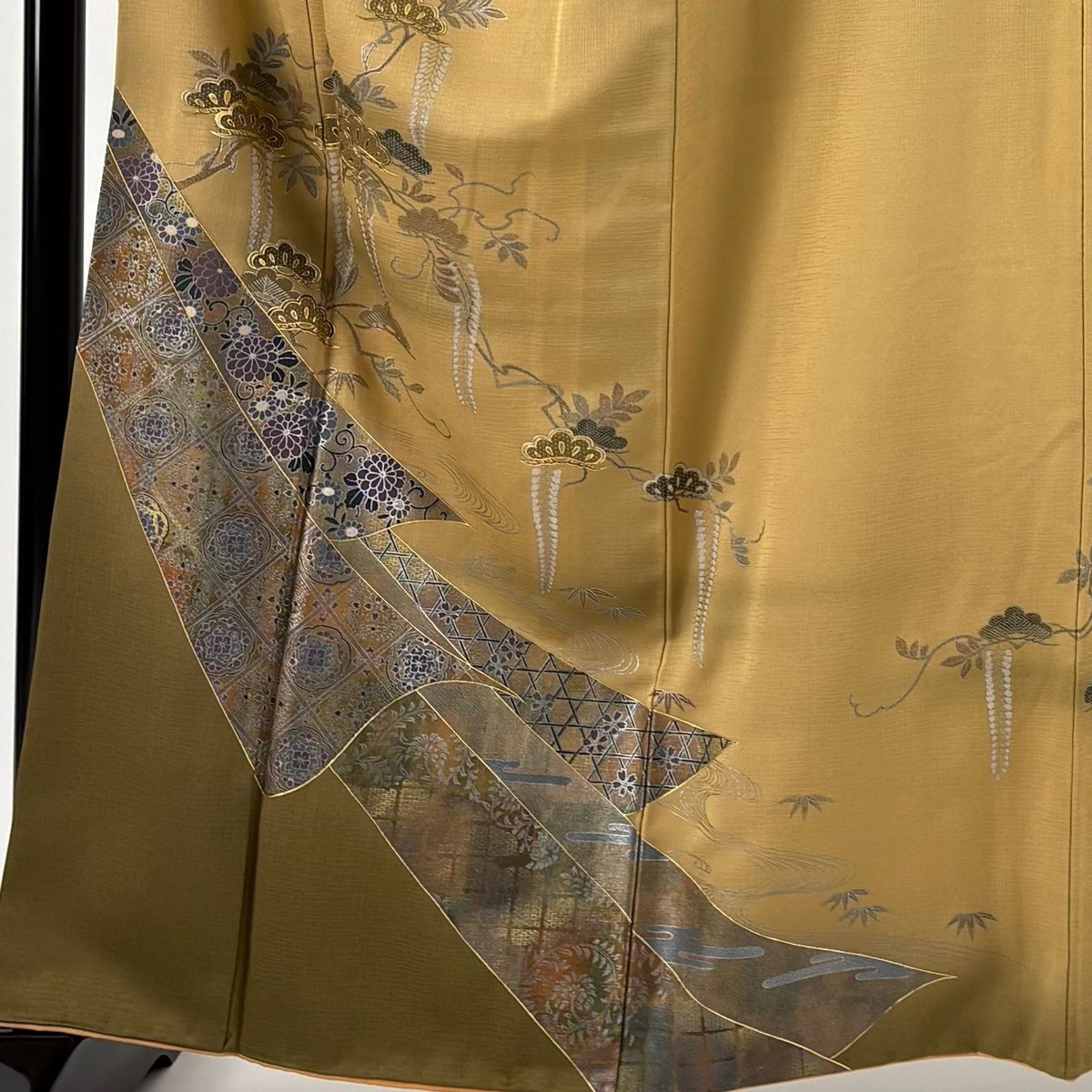 訪問着 身丈162.5cm 裄丈63cm S 袷 笠松 菊唐草 金銀彩 染分け 薄茶色 正絹 秀品