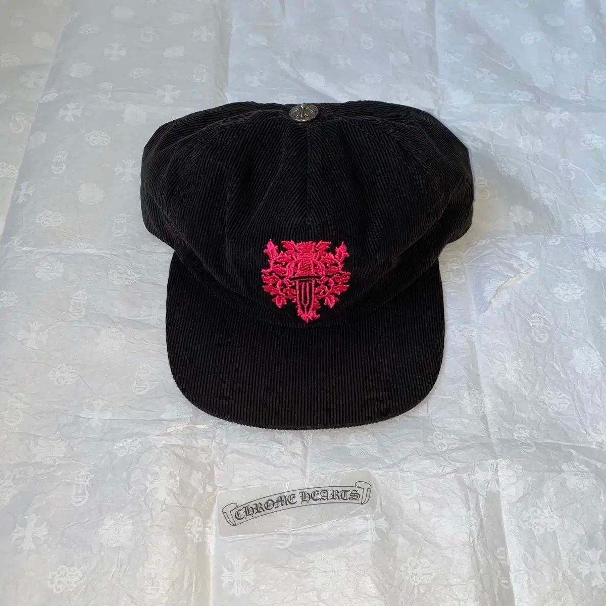 Free CHROME HAEATS クロムハーツ ダガー コーデュロイ キャップ ブラック ピンク